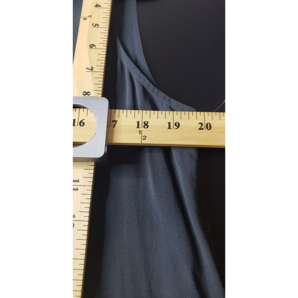 Eileen Fisher Gray 100% Silk Sleeveless Shell Tunic Tank Top High-Low Hem M - Picture 8 of 9
